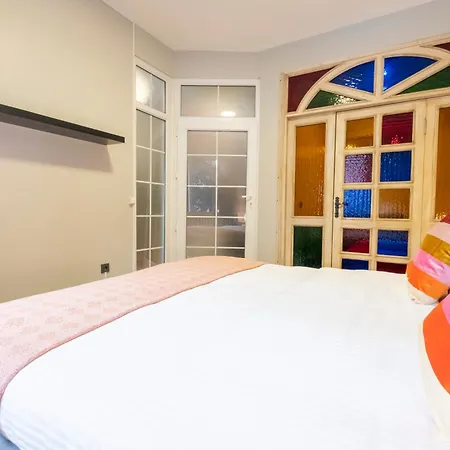아파트 Luxury 4-bedroom House With Private Large Terrace Balcony - 2 Bathrooms
