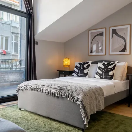 Luxury 4-bedroom House With Private Large Terrace Balcony - 2 Bathrooms 이스탄불