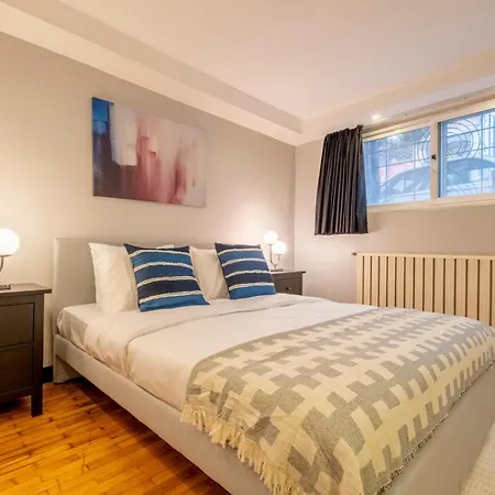Luxury 4-bedroom House With Private Large Terrace Balcony - 2 Bathrooms 아파트 이스탄불