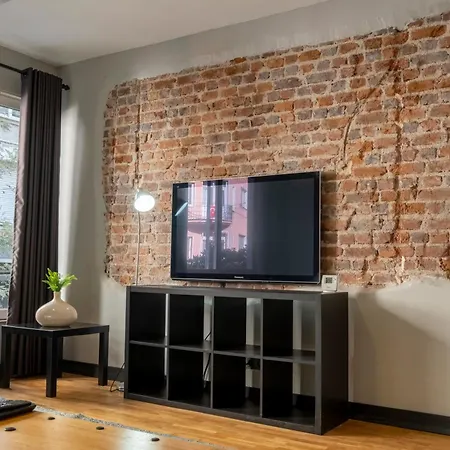 아파트 Luxury 4-bedroom House With Private Large Terrace Balcony - 2 Bathrooms 이스탄불