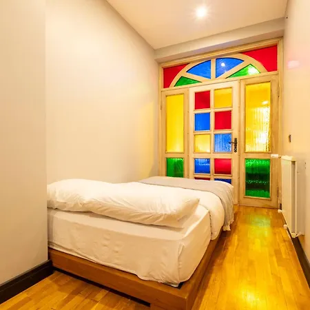 Luxury 4-bedroom House With Private Large Terrace Balcony - 2 Bathrooms * 이스탄불